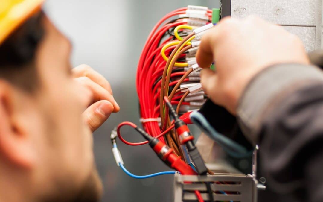 ¿Cuál es la diferencia entre electricidad de alta, media y baja tensión?
