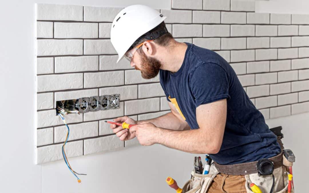 ¿Cada cuánto tiempo se debe revisar la instalación eléctrica de una vivienda?